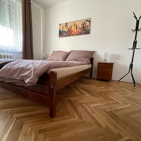 Apartman Jnj Velkomoravska Olomouc Exterior foto