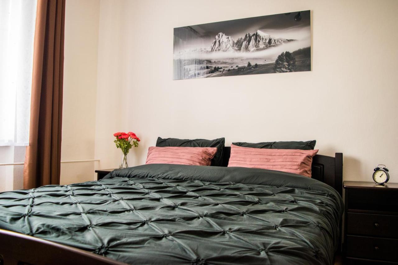 Apartman Jnj Velkomoravska Olomouc Exterior foto