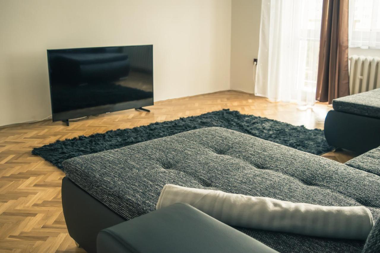 Apartman Jnj Velkomoravska Olomouc Exterior foto